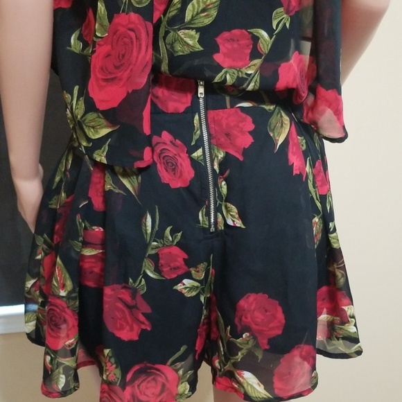 Top and bottom Set - Picture 3 of 7